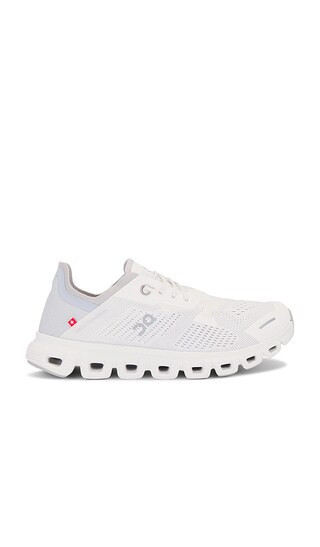 On Cloud 6 Coast Sneaker in White. - size 9.5 | Revolve Clothing (Global)