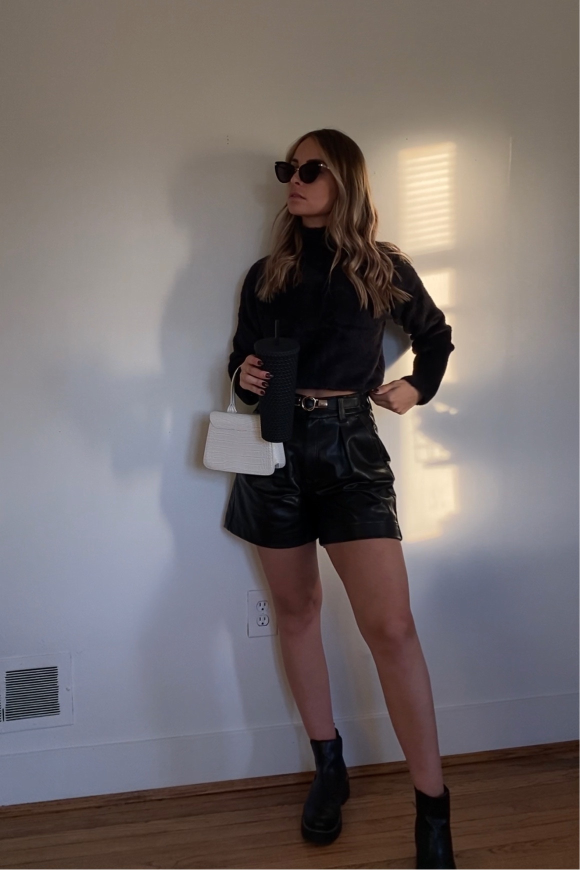 Date night outfit, it’s giving winter chic 🖤🥶 

#LTKSeasonal #LTKstyletip #LTKHoliday