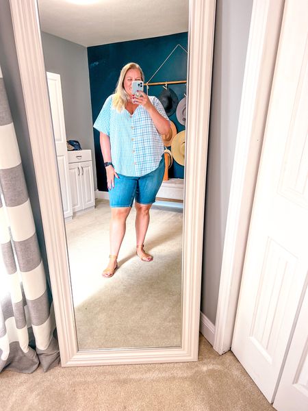 Embrace Summer Style: Plus Size Fashion Inspo!

🌞 Hello summer! It's time to rock those breezy and stylish outfits that make us feel fabulous. Today, I'm bringing you a trendy plus size look featuring bermuda jean shorts and a plaid blouse. 💁‍♀️

These bermuda jean shorts are the perfect length for comfort and confidence, allowing you to enjoy the summer sun without sacrificing style. Paired with a blue plaid blouse, this outfit screams summer fashion goals. 🌺

Remember, ladies, style knows no size, and we can rock any trend with confidence and grace. Embrace your curves and celebrate your individuality. Let's slay this summer season together! 🙌❤️


#PlusSizeFashion #SummerStyle #BermudaShorts #PlaidBlouse #CurvyFashion #EmbraceYourCurves #SlayTheSummer #ConfidenceIsKey

#LTKcurves #LTKFind #LTKstyletip