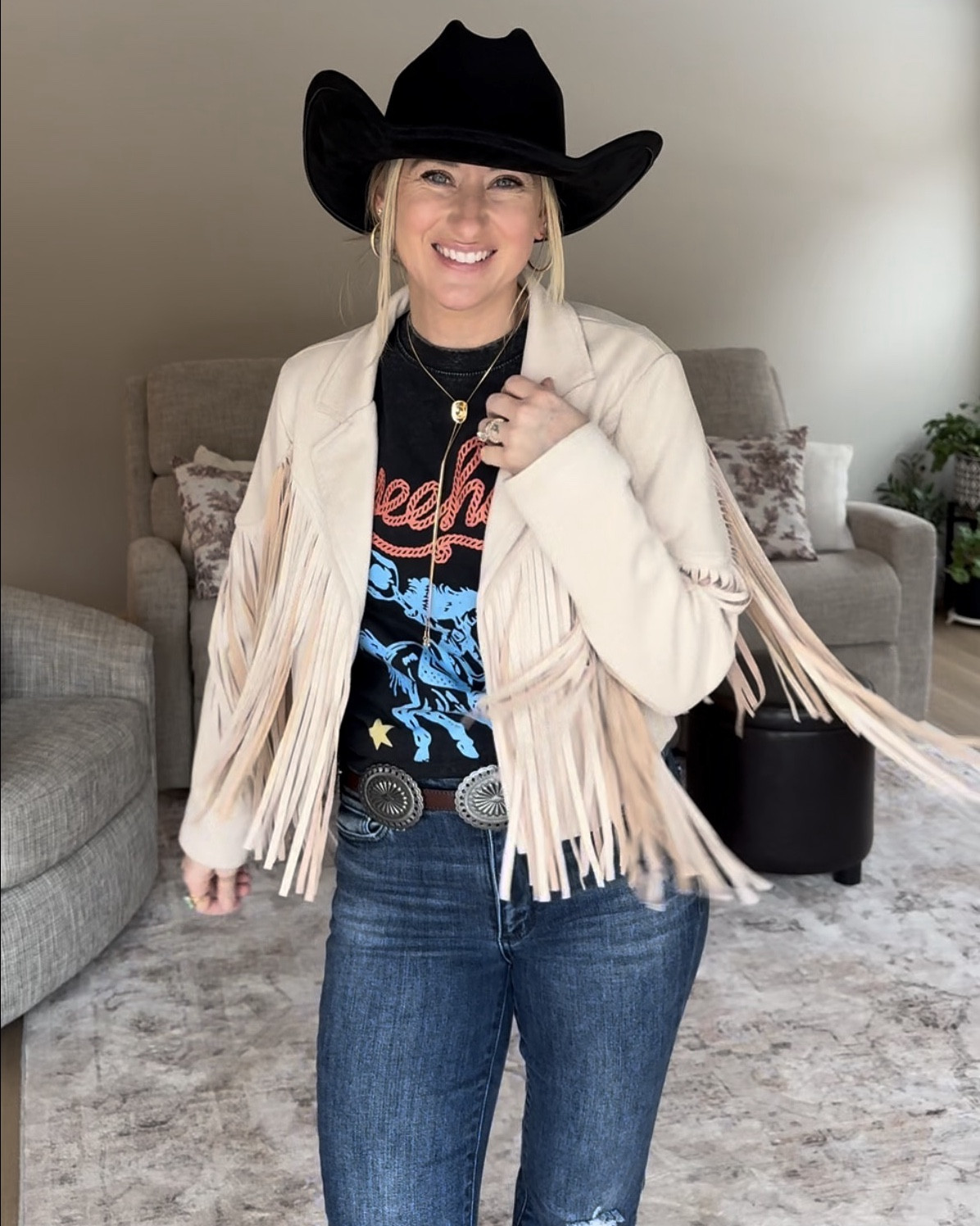 Cowgirl but make it everyday wearable 🤠✨ 6 western-inspired looks I keep reaching for on repeat—boots, denim, and the BEST layering pieces.

Everything is affordable, easy to mix + match, and actually comfortable 🙌🏼

If you’ve been wanting to try the western trend without going over the top… this is your sign 👏🏼

🔗 Shop all 6 looks linked here before sizes start selling out!

#LTKootd #LTKFestival #LTKSeasonal