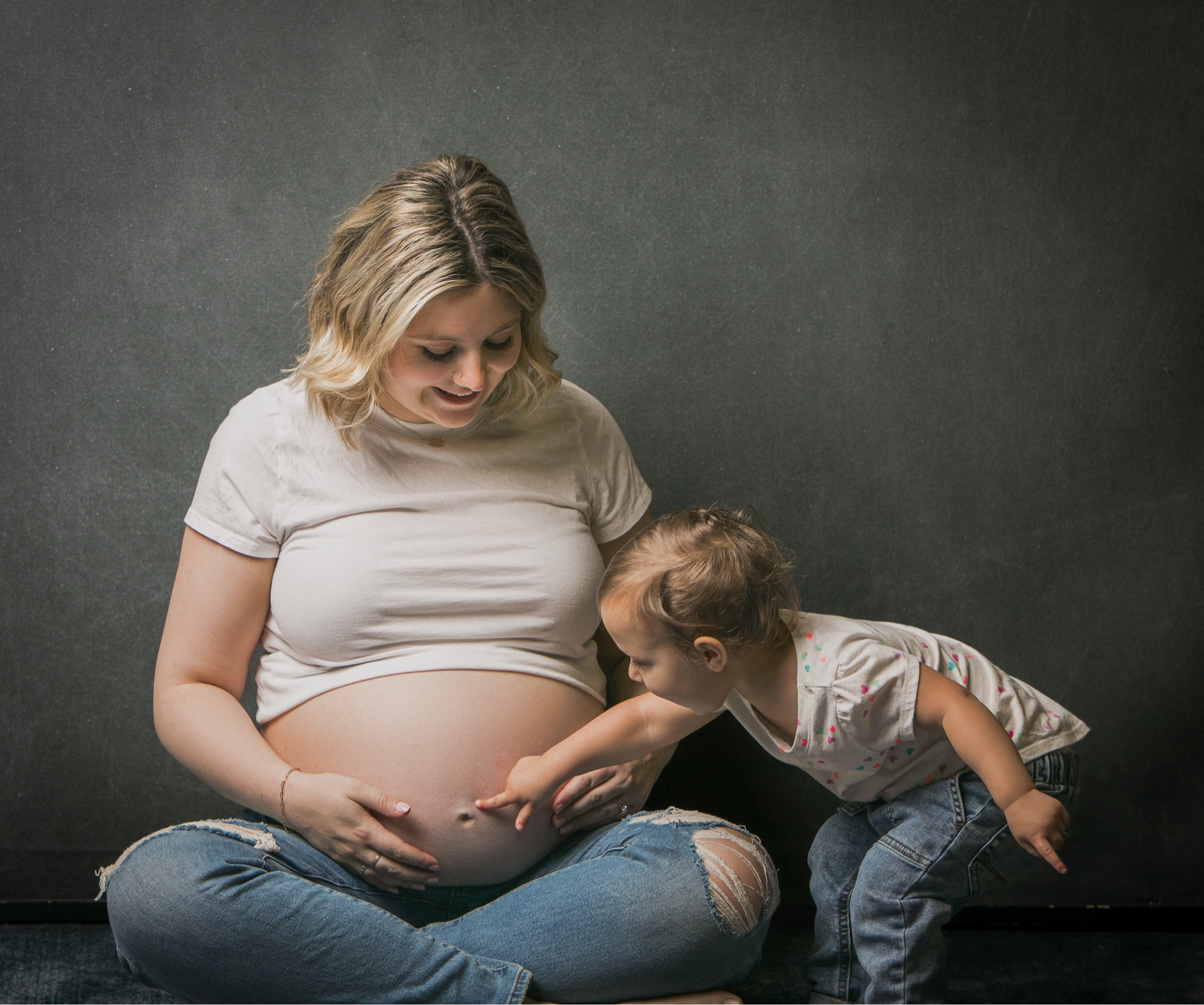 Mommy and me maternity photo shoots, white and denim, photo shoot outfits, white t shirts, denim, madewell, target, bump styling, momma to be, Sarah Long, Sarahcatherinelong, sarahlong.co

#LTKbaby #LTKxTarget #LTKbump