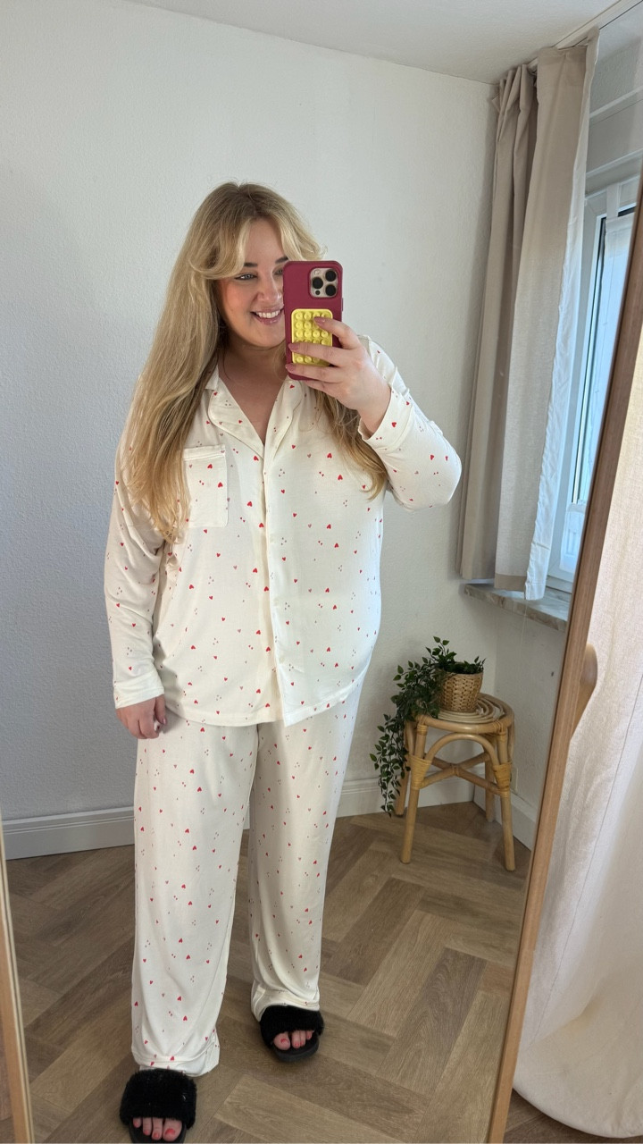 Pyjamaparty ❤️ 

#plussizefashion #schlafanzug #pyjama #amazol 

#LTKhaul #LTKPlusSize #LTKootd

#LTKspring #LTKplussize #LTKdeutschland