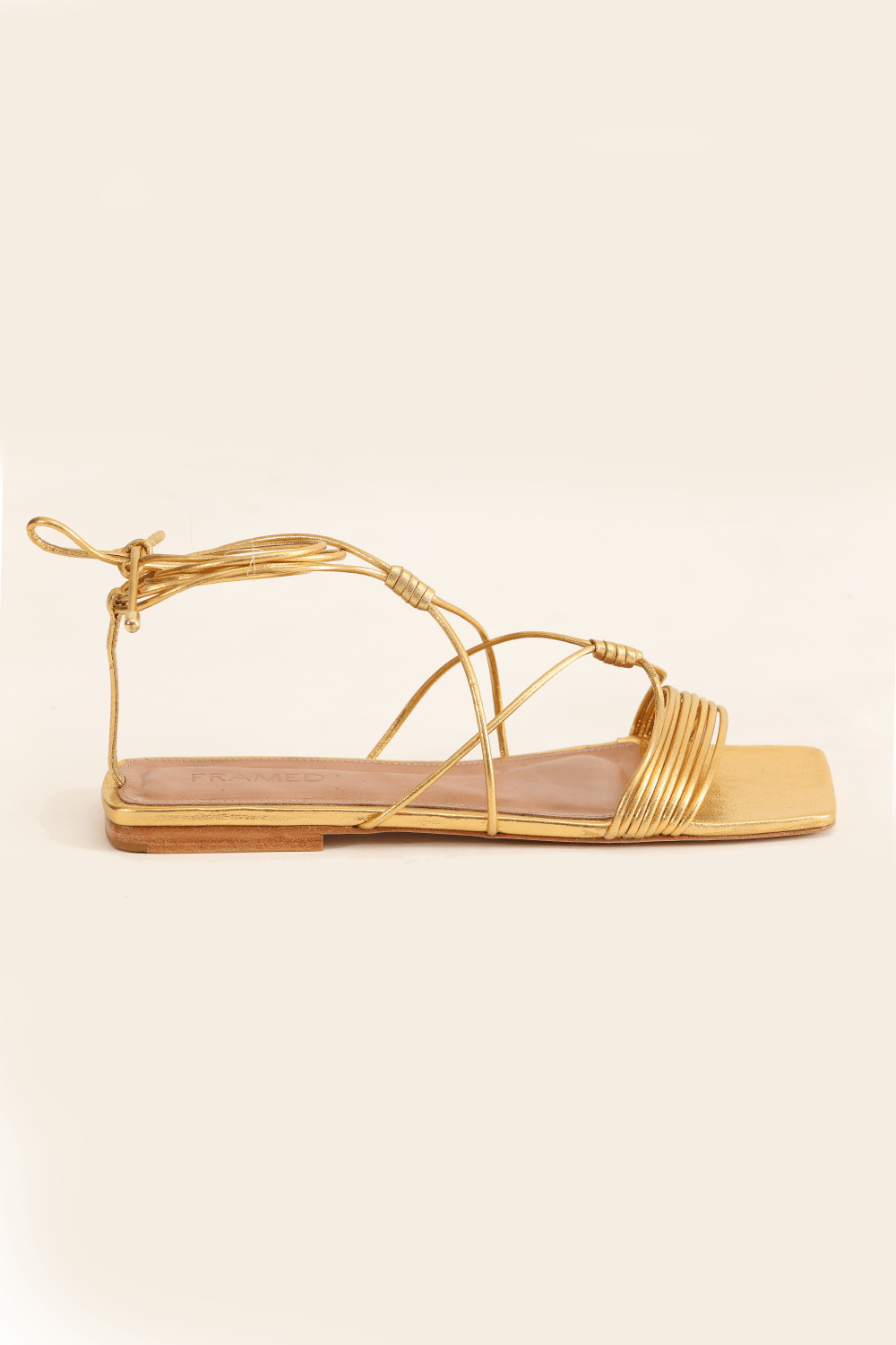 Sandalia Tiras Dourado Framed - Dourado | Gallerist (BR)