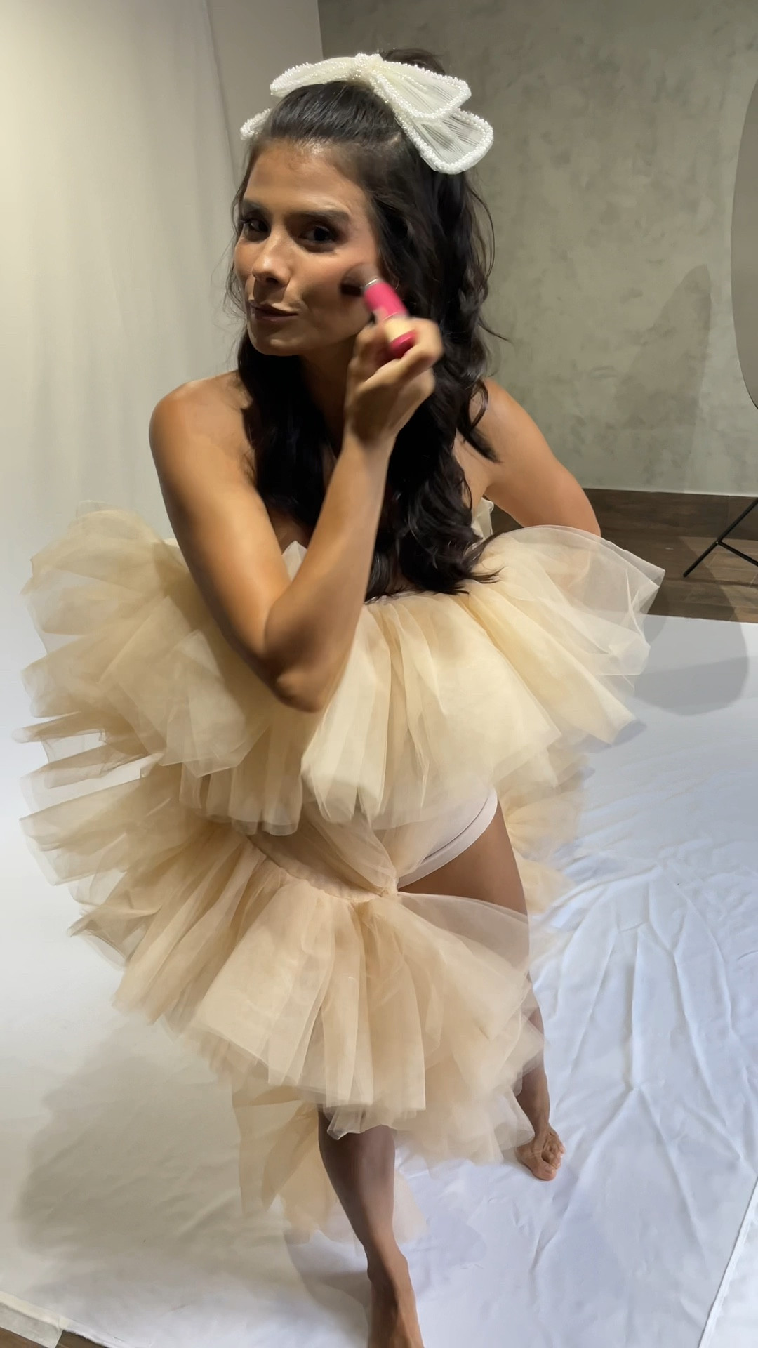 Pra quem tem pele oleosa ou pra quem mora numa cidade extremamente quente como eu ter um pó translúcido a mão é um trunfo que não abro mão.
Por isso gostei muito desse produtinho da Niina Secrets by Eudora facilita muito pela praticidade e design inovador! 
Uso a cor 2

#LTKbeauty #LTKover40 #LTKbrasil