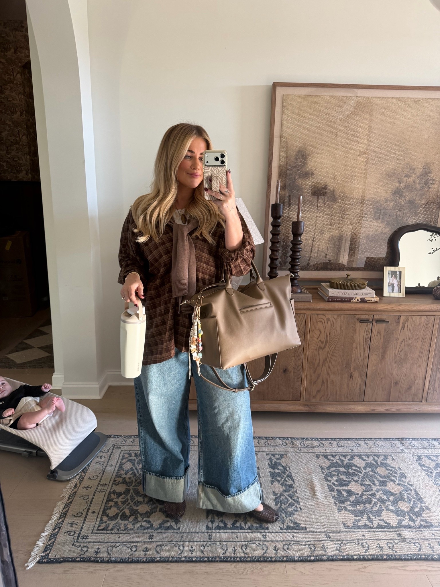 Cutest fall outfit and LOVE these flannels🤍 
Tee — medium
Flannel — XL 
jeans — 33 short