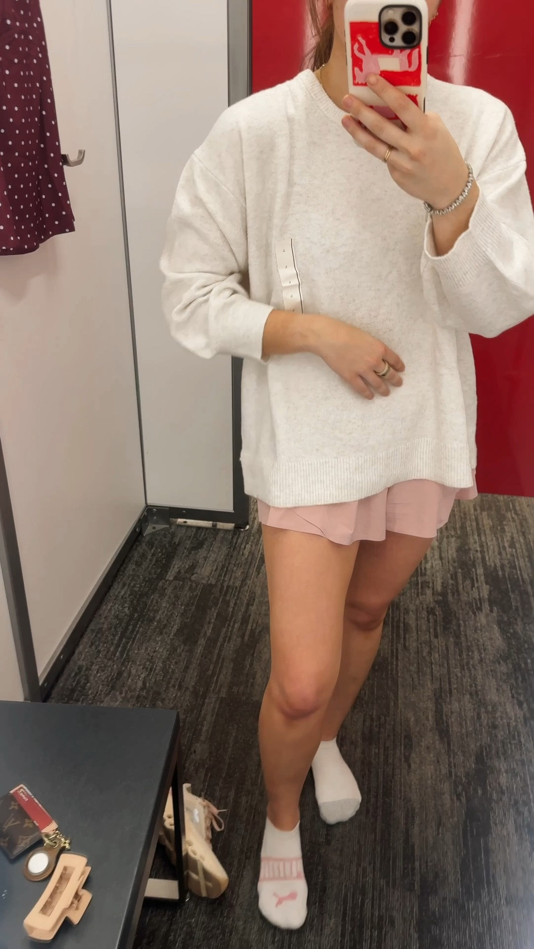 LOVE the sleeve on these! Slightly cinched at the end which is super flattering on the arms 

Lightweight and SO soft! A great basic that you can just throw on with leggings or dress up 

Cones in a bunch of colors