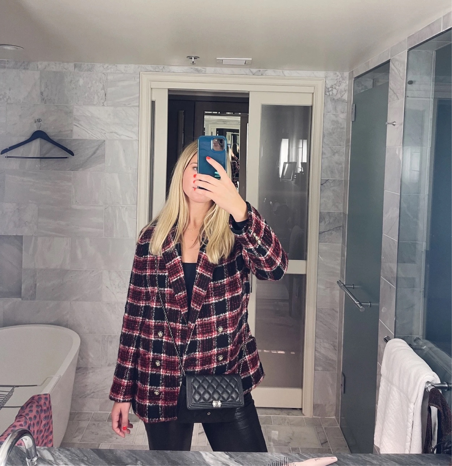 Got this blazer from Rent the Runway and am obssesed with it for the holiday season. Wore this in Aspen with leather pants and booties to dinner!

Plaid
Blazer
Night out
Leather
Ski
Ski resort
Mature
Chic
Sophisticated

#LTKparties #LTKHoliday #LTKstyletip