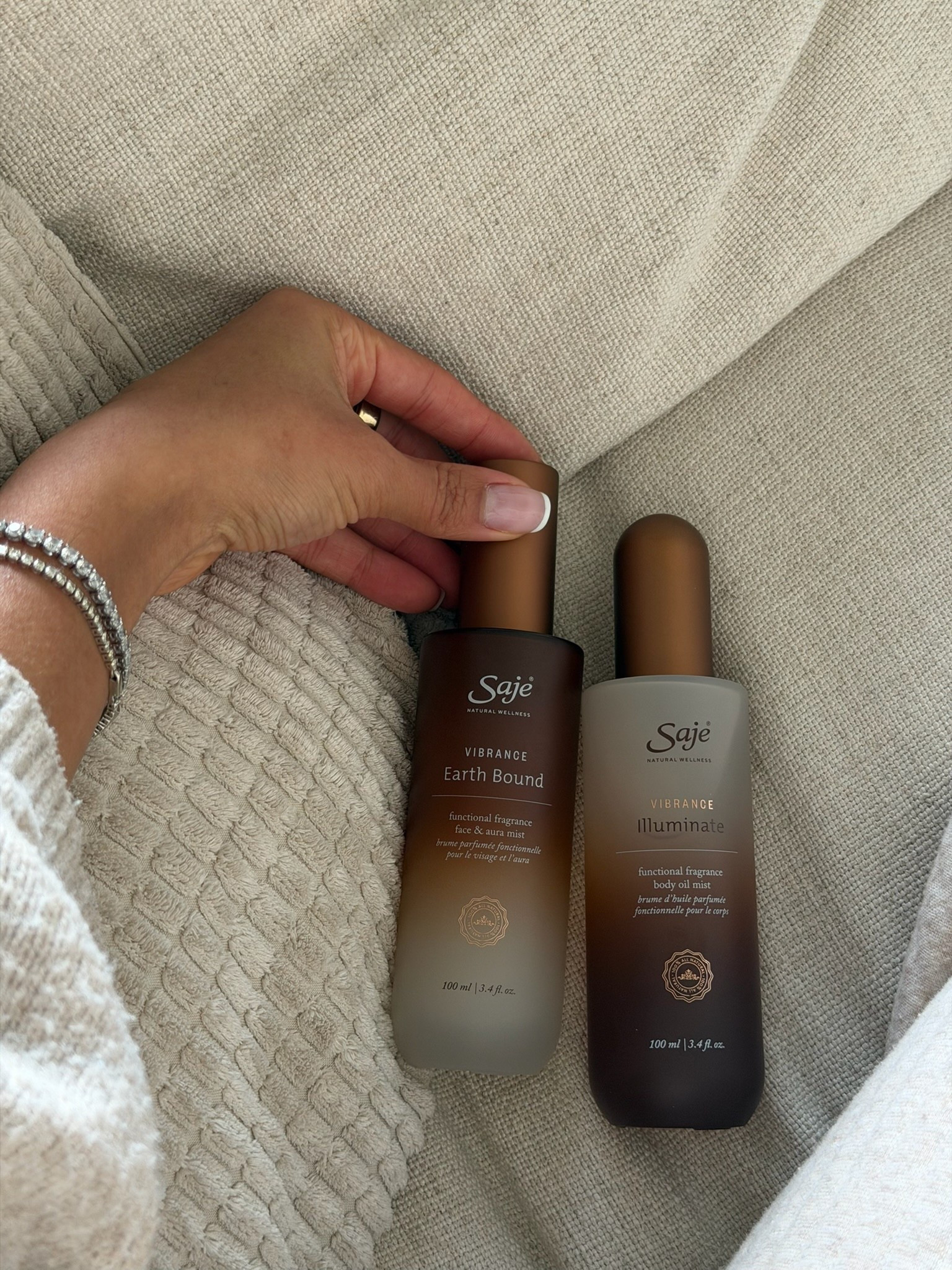 Saje fragrance-powered my essential oils! Instantly makes my space feels like a spa.🧖🏽‍♀️🤍#saje #essentialoils #cleanliving #wellnessessentials #naturalwellness #aromatherapy #selfcareritual #healthylifestyle #holisticliving #wellnessvibes #mindbodybalance #dailyritual

#LTKselfcare #LTKBeauty #LTKgrwm