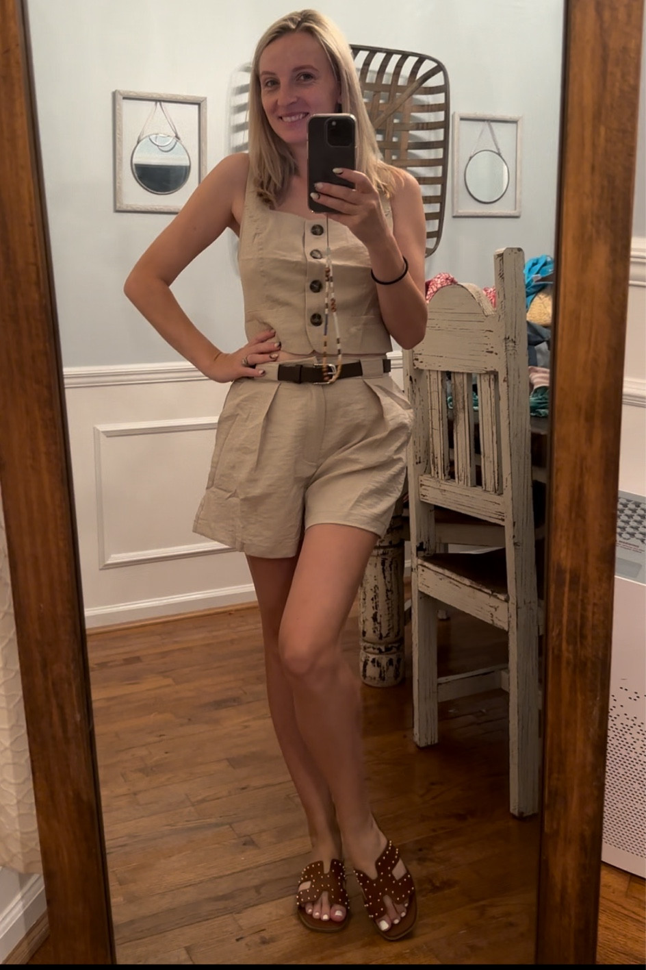 Size small
5’1
105 lbs