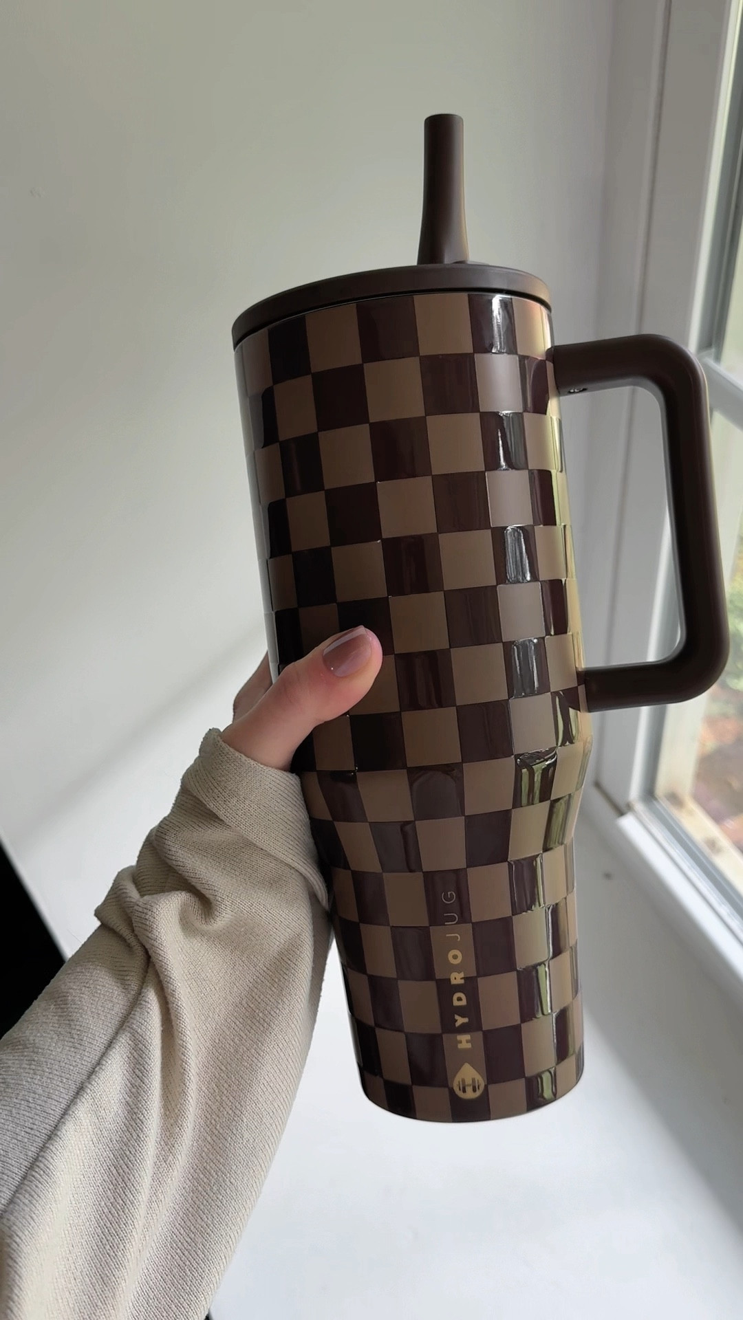 PSA: the fall checkered HydroJug presale is HERE 🍂🤎 cozy vibes, endless hydration & guaranteed to sell out fast. Don’t wait, this is the tumbler of the season! 

#LTKFallSale #LTKSeasonal