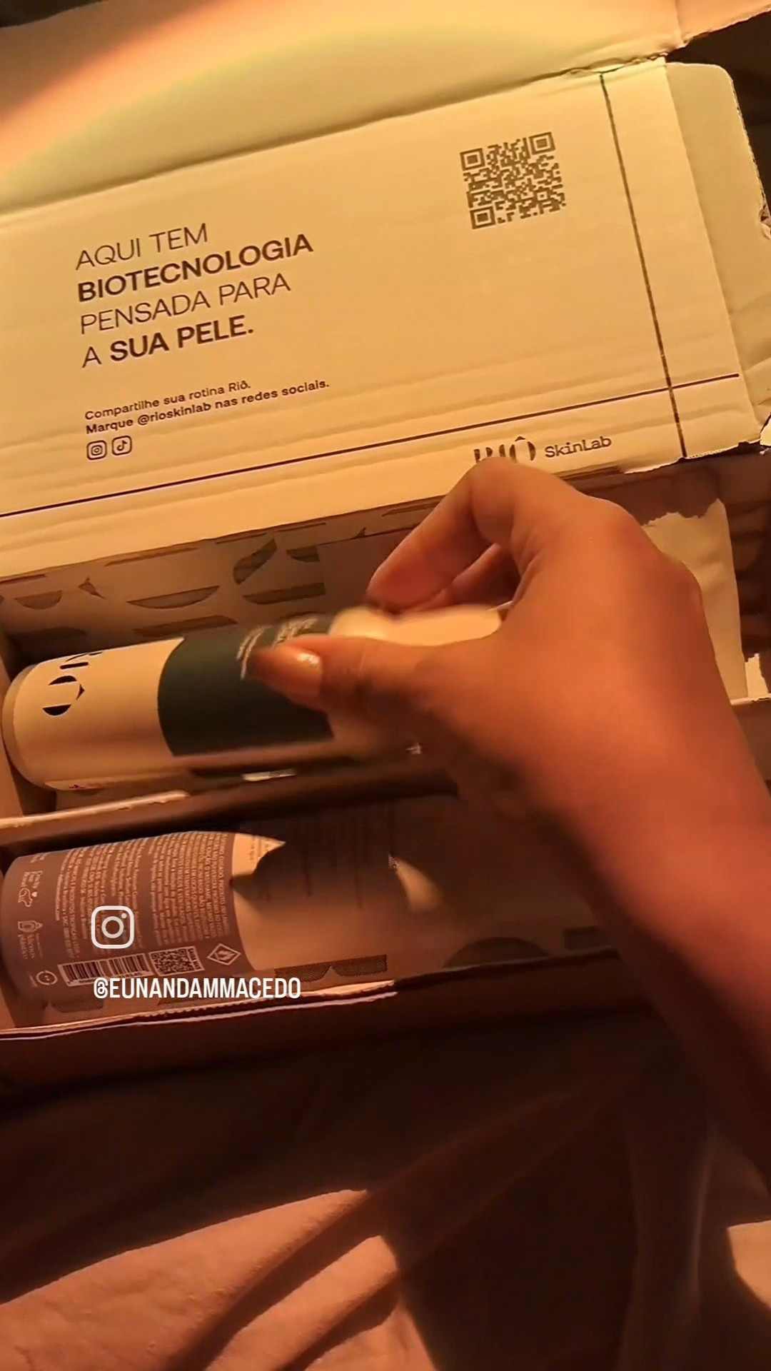 A @rioskinlab de tornou minha queridinga na hora do meu autocuidado. Ela possui vários certificados e selos que comprovam a sua qualidade. Com produtos multifuncionais, rosto e corpo, os produtos são super fáceis de entrar na sua rotina.#rioskinlab

#LTKbrasil #LTKfamily #LTKbeauty