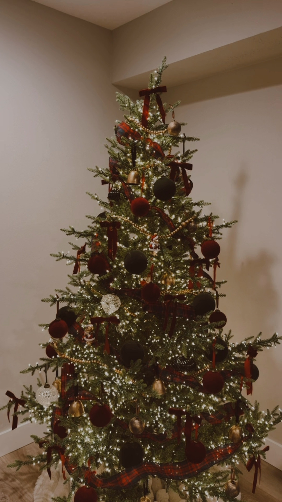 Ralph Lauren Inspired Christmas tree 

#LTKHome #LTKHoliday