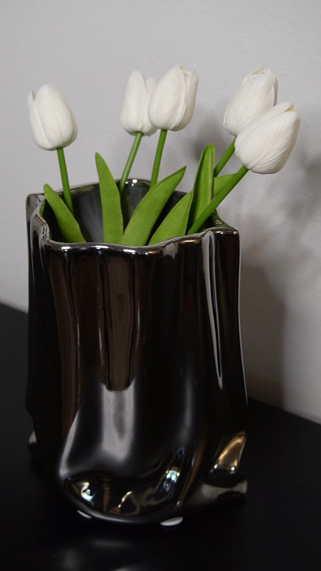 Home Decor: the perfect Ceramic Vase you were looking for 😍😍😍

I am obsessed! ✨

Silver Shopping Bag Shaped Flower Vase

#homedecor #decor #home #fall #falldecor #minimaldecor #interiordecor #interiordesign #livingroom #ceramic #vase #flowervase #decorideas #decorations #homestyle #homeessentials 

#LTKfindsunder50 #LTKhome #LTKGiftGuide