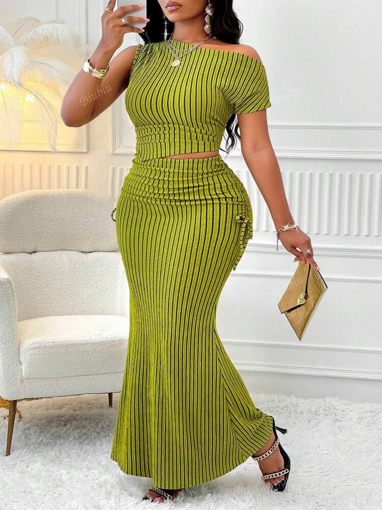 Women's Plus Size Asymmetrical Neck Ruched Top With Asymmetrical Hem And Mermaid Style Skirt Suit... | SHEIN