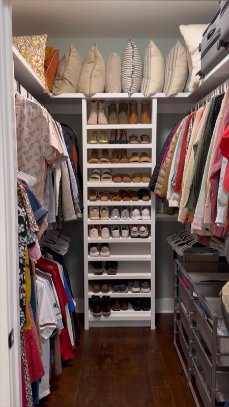 Closet Declutter & Organize with me!

#LTKhome #LTKVideo #LTKfindsunder100