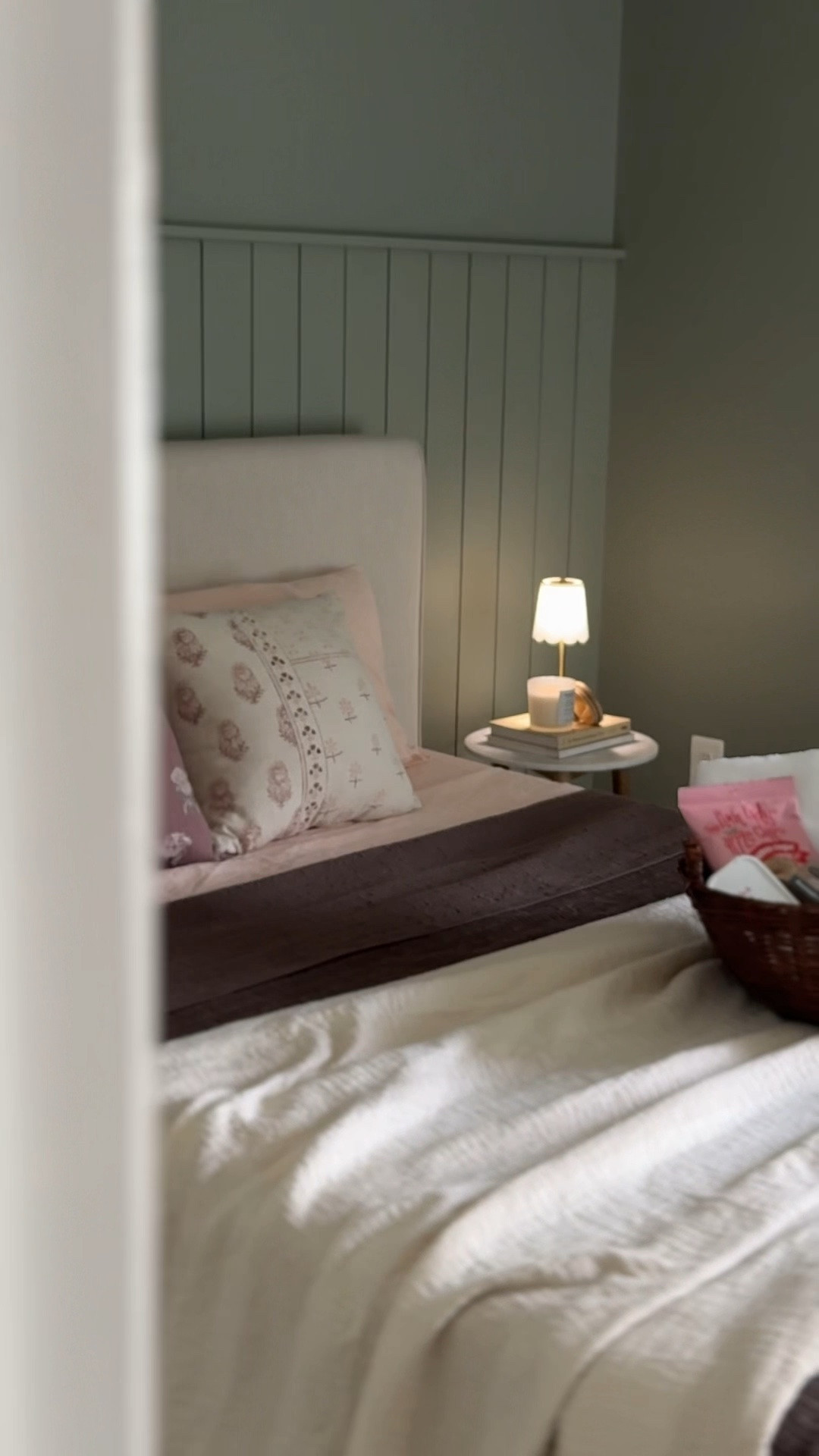 The guest room ritual that makes everyone feel welcome 💕

Linked everything I could (or a similar version). You can use my code CHARLOTTE20 for 20% off your order at SIJO. They kindly sent me their French Flax Linen sheet set and I am OBSESSED with the quality ☁️

#LTKHome #LTKSeasonal