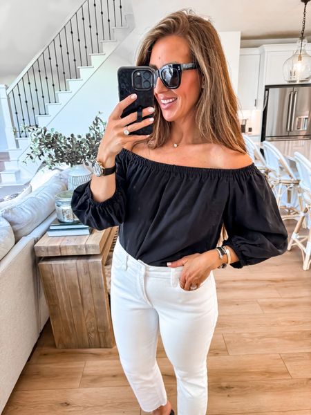 Vacation outfits black-and-white outfits size large black offshore top white jeans, size 10

#LTKfindsunder50 #LTKtravel #LTKover40