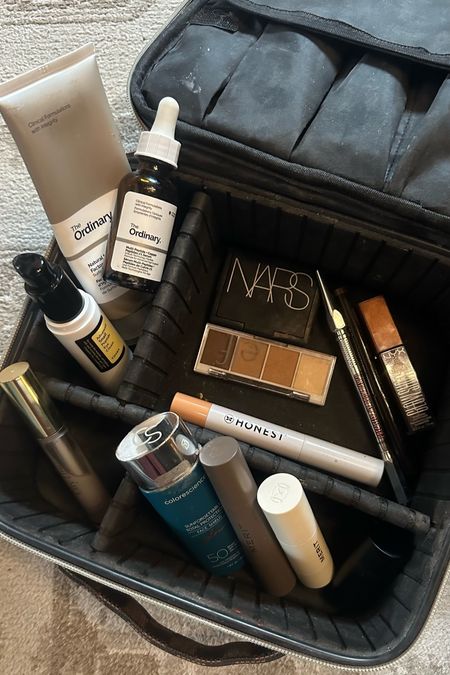 What’s in my makeup bag? My skincare and makeup favs for my daily look:

Skin: 
1. Buffet + copper peptides
2. COSRX Snail Mucin eye cream
3. The Ordinary Moisturizer with HA
4. Color Science Tinted Moisturizer
5. Merit concealer stick in “Cream”
6. NARS blush in “Orgasm Rush”
7. Westman Atelier Contour Stick in “Biscuit”
8. Merit highlighter stick in “Citrine”

Eyes
1. Laura Mercier Cabiar stick in “Cocoa” (lining inner rim of upper eye only)
2. NYX glo stick in “Six Figs” (lid only)
3. NYX eyeshadow on upper lid “I Love You a Latte"
4. Benefit brow stick in “3.75”
5. Honest Co Mascara

Lips:
1. City Lips clear lip plumper


#LTKbeauty #LTKxSephora