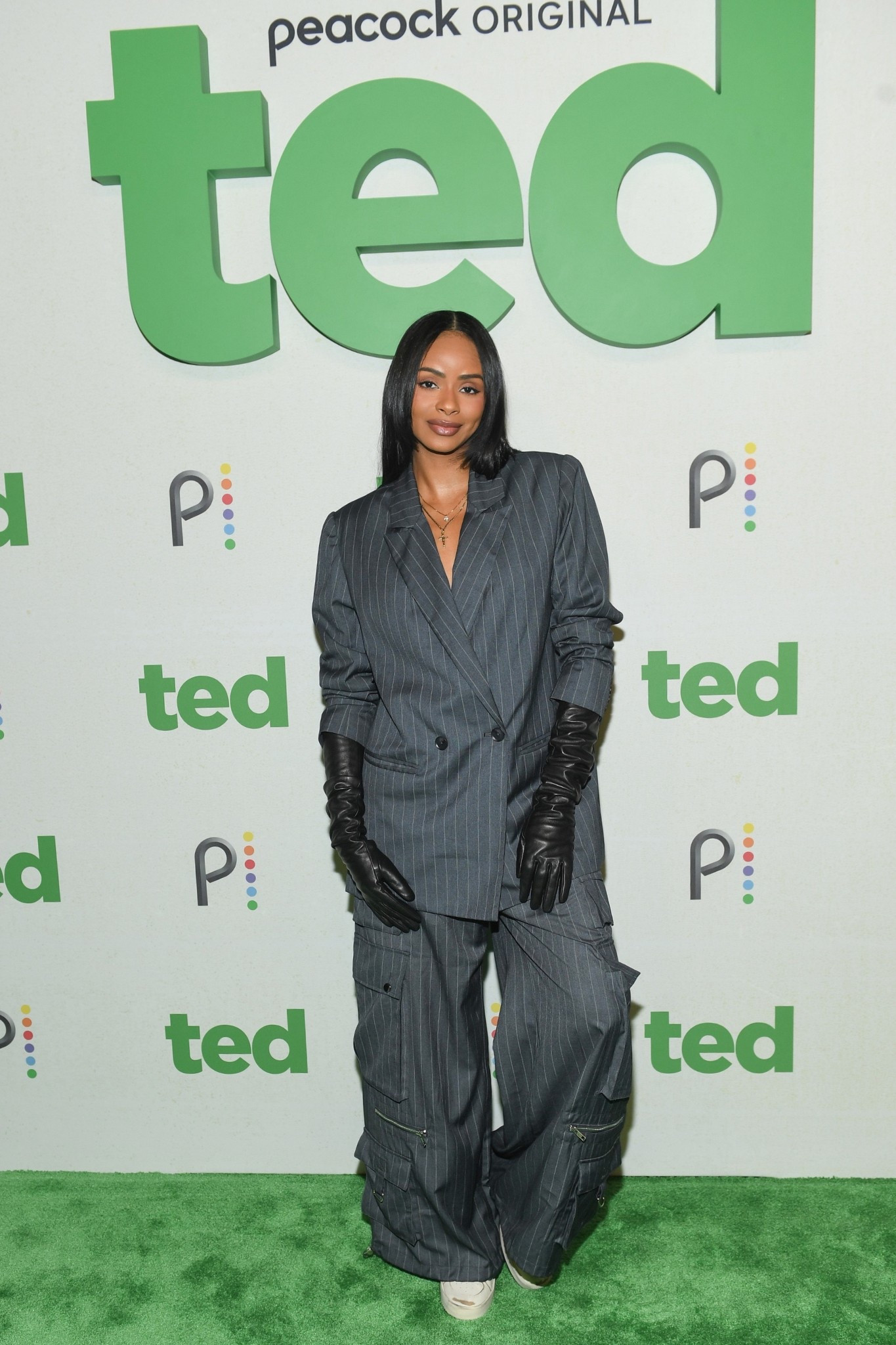 The suit and glove combo for me😍

#LTKWorkwear #LTKdayinmylife