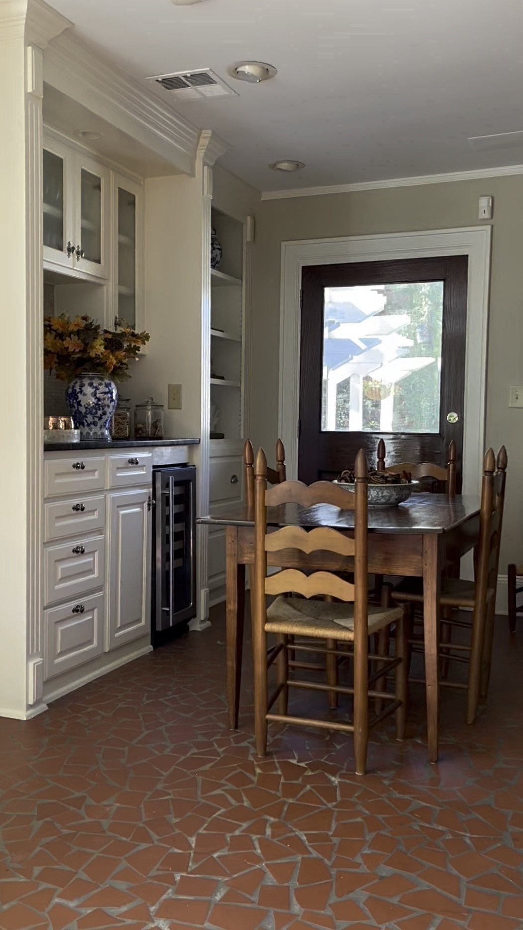 Want to decorate for fall without spending a lot of time or money? 🍁 Here’s how! I pulled together a cozy look using what I already had—faux stems, pumpkins, potpourri, and candles. But you can easily create a warm, inviting space by foraging outdoors for branches, pinecones, and acorns. Simple touches like these bring the season indoors without any fuss! 🍂🌾

Fall is flying by, so take a moment to soak it all in. Have you checked everything off your fall bucket list yet? Let me know in the comments! 🍁

Wishing you a beautiful, cozy day, friends! 🍂🌾

Hashtags: #EffortlessFallDecor #CozyHomeIdeas #SeasonalDecorTips #FallVibes #SimpleFallDecor #FallDecorOnABudget #BringTheOutdoorsIn #FallHomeInspiration #AutumnCozy

#LTKHome #LTKStyleTip #LTKSeasonal