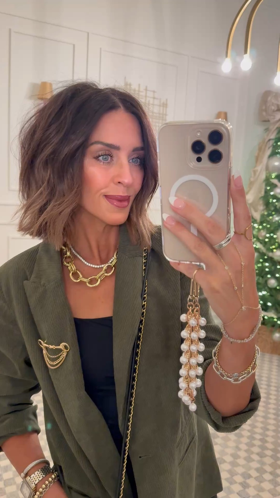 Easy airport look
Blazer - size M
Leggings - size M
Tank - size S


#LTKTravel #LTKFindsUnder50 #LTKFindsUnder100