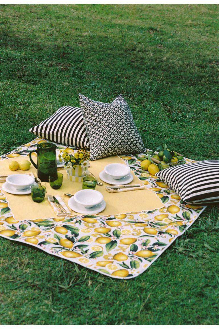 Patterned Picnic Blanket - Light beige/lemons - Home All | H&M US | H&M (US + CA)