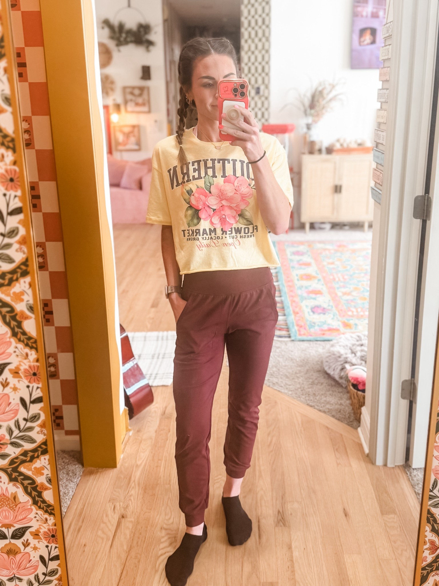 Walmart graphic t-size S
DSG jogger pants-size XS 

#LTKmomlife #LTKootd #LTKActive