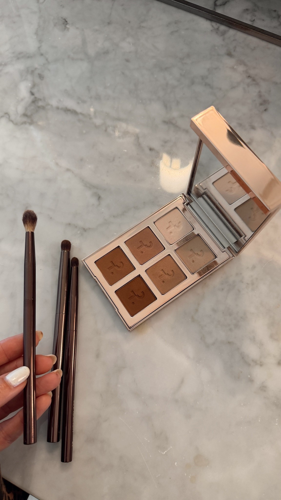I’m not much of an eyeshadow girl, but I’ve been loving this palette and these are the brushes I use with it #stylinbyaylin #aylin

#LTKgrwm #LTKOver40 #LTKBeauty