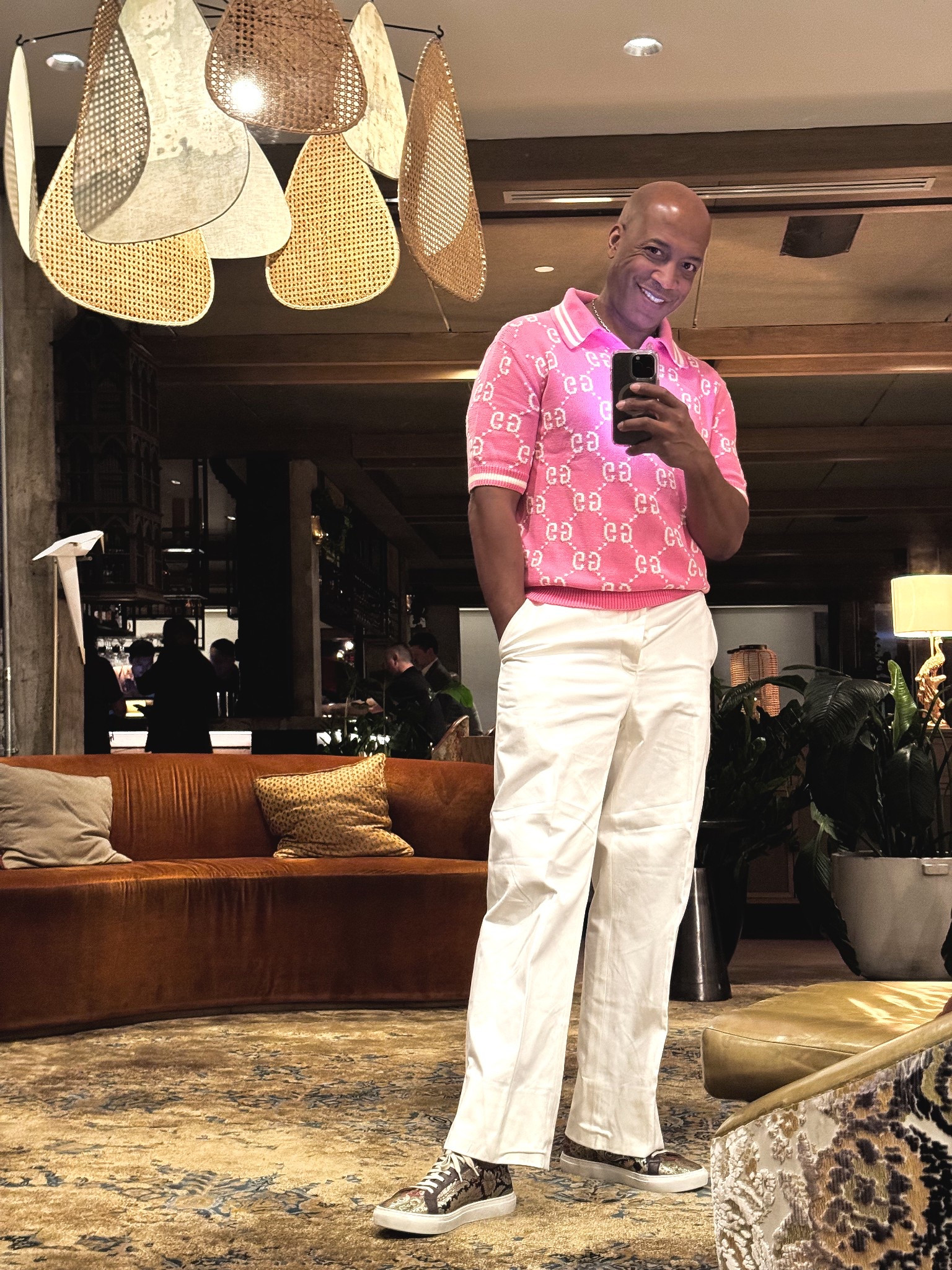 Sometimes you just have to stop and take a selfie! 🩷



#LTKMens #LTKOver40 #LTKStyleTip