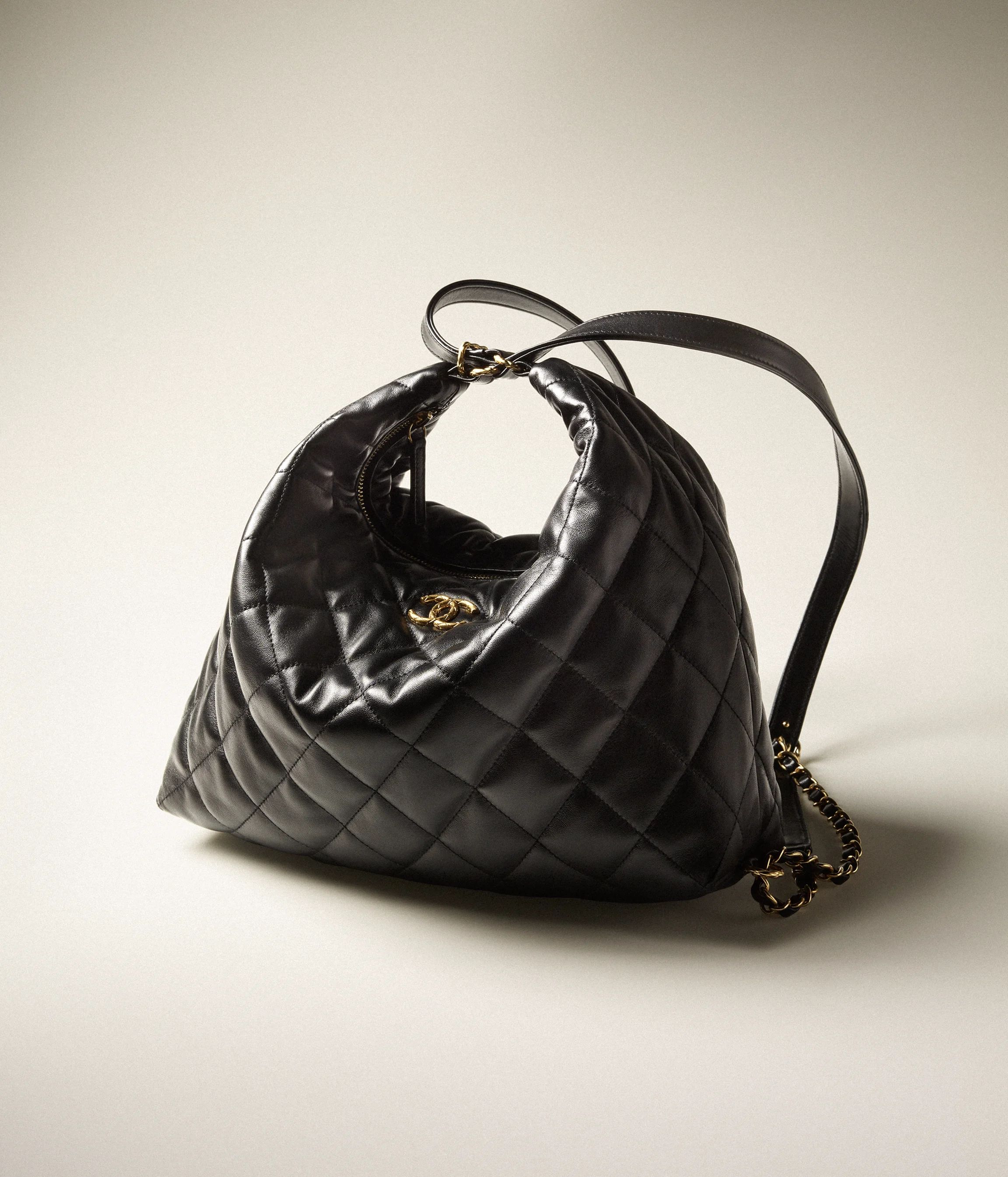 Maxi Hobo Bag

            
		Lambskin & Gold-Tone Metal
	
		Black | Chanel, Inc. (US)