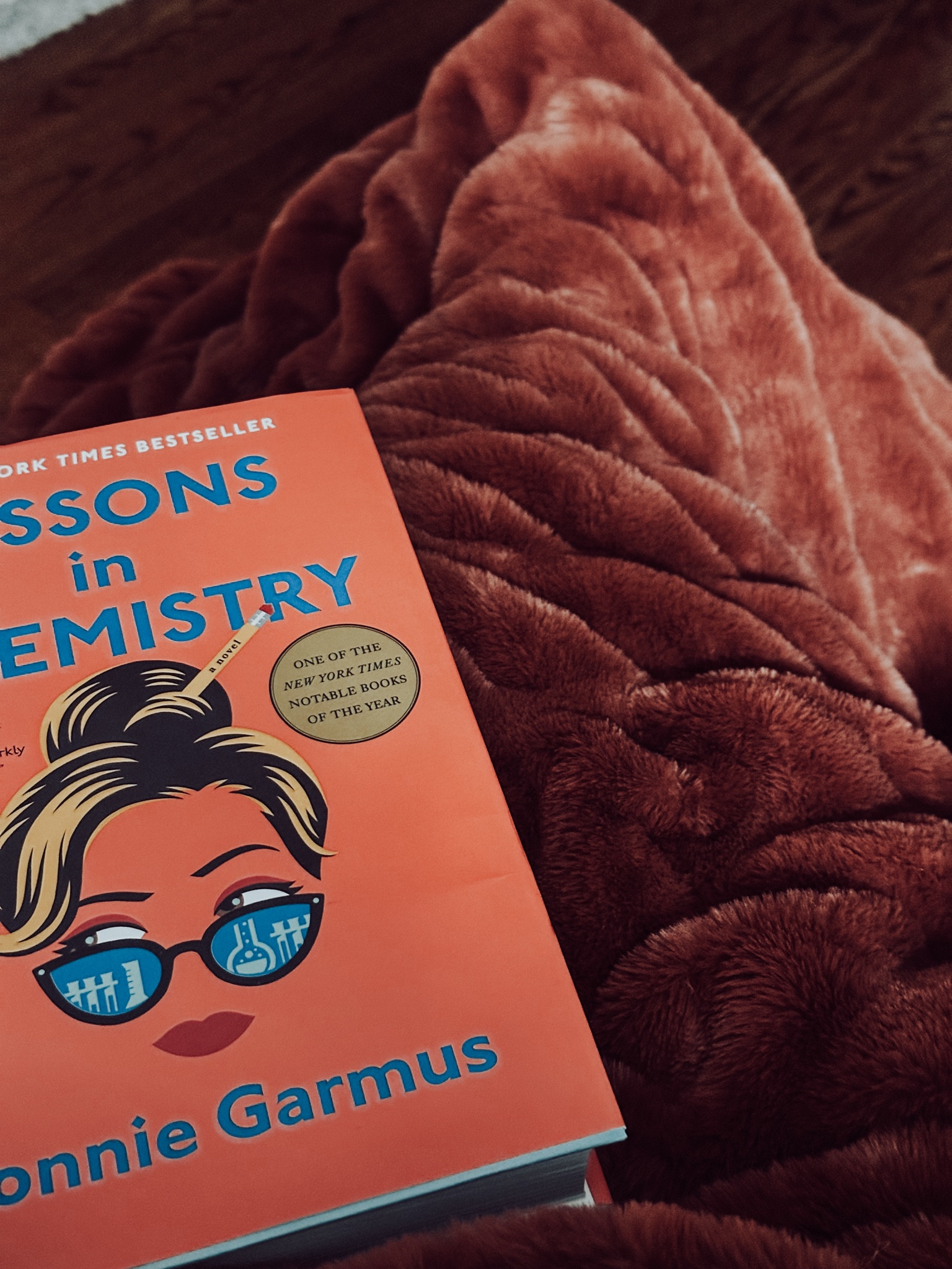 Cozy reads & even cozier blankets ✨ Nothing beats getting lost in a good book, wrapped up in the softest throw. Shop my must-have cozy essentials now! #LTKhome #LTKreading #cozyvibes



#LTKHome #LTKOver40 #LTKMostLoved