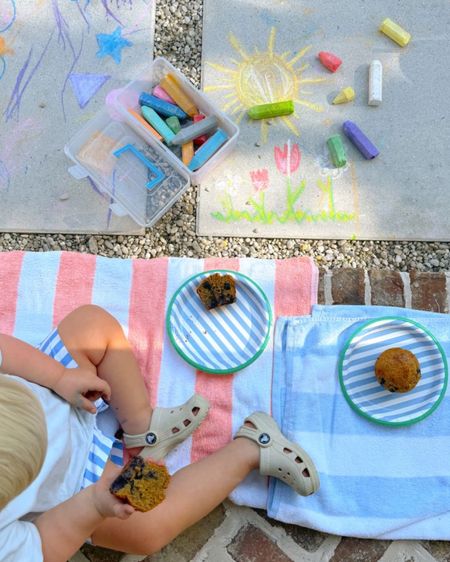 sunny afternoons with my buddy ☀️ plus some of our favorite outdoor toys! 