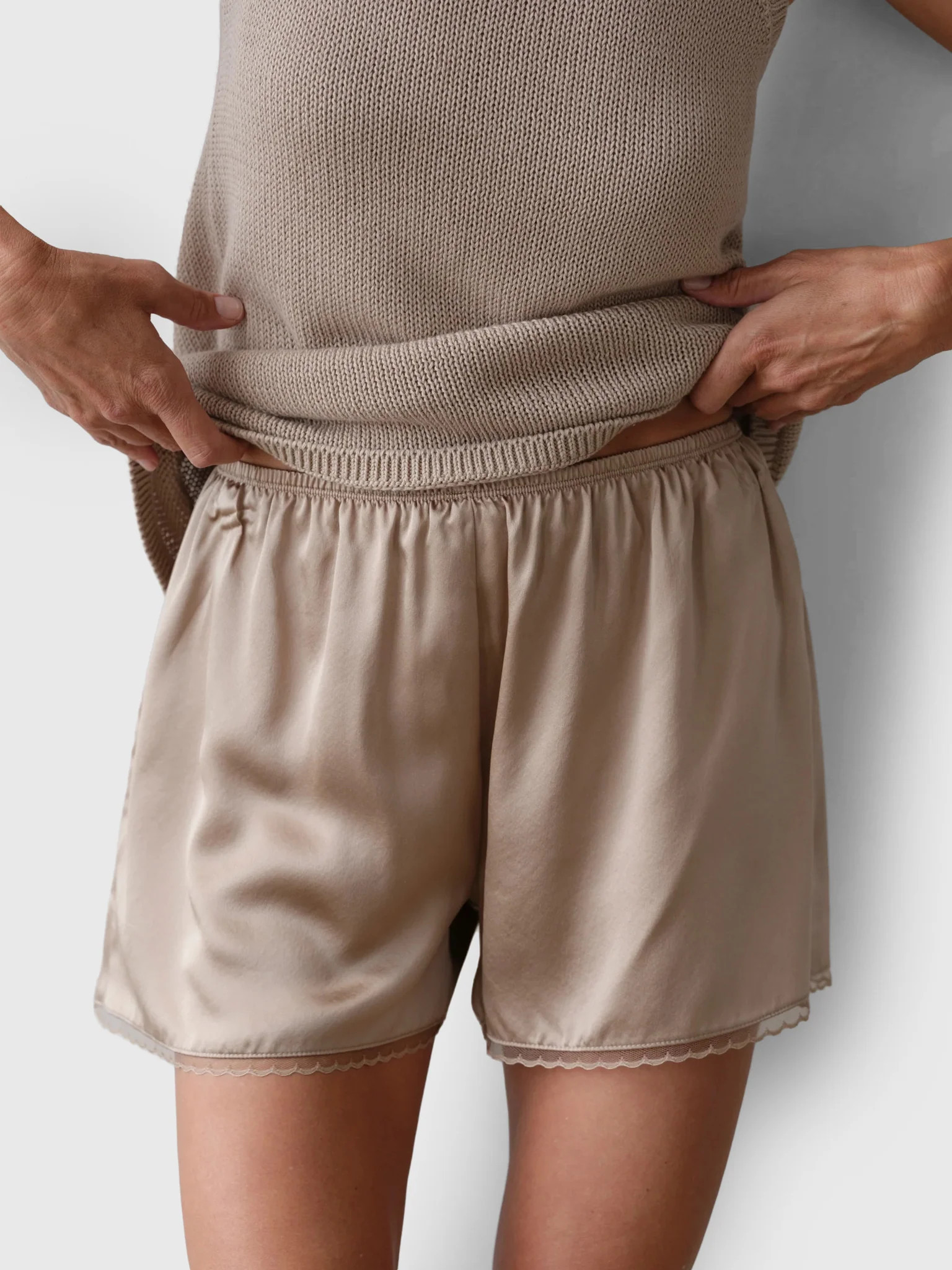 DONNI.
                      
                     Women's The Silk Lace Tap Short | Saint Bernard