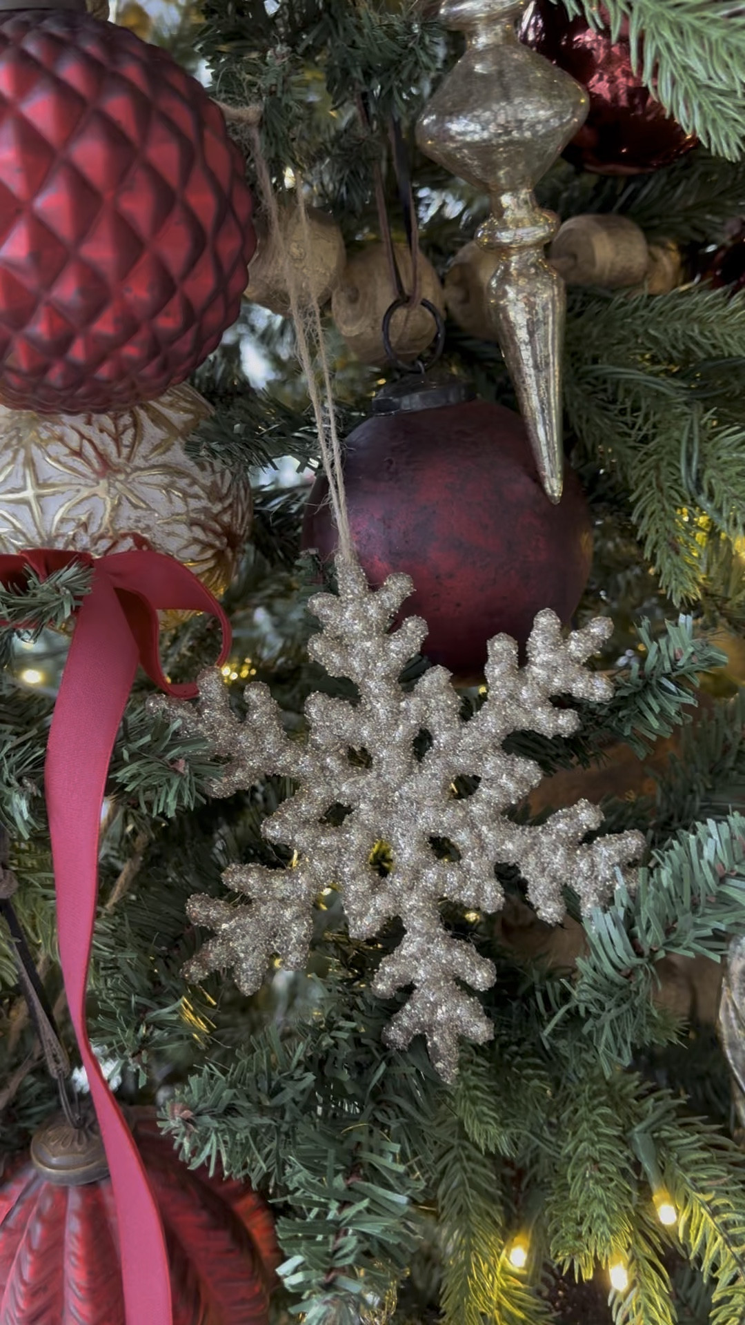 Snowflake ornament❄️

Christmas ornament, Christmas tree

#LTKSeasonal #LTKHoliday #LTKHome