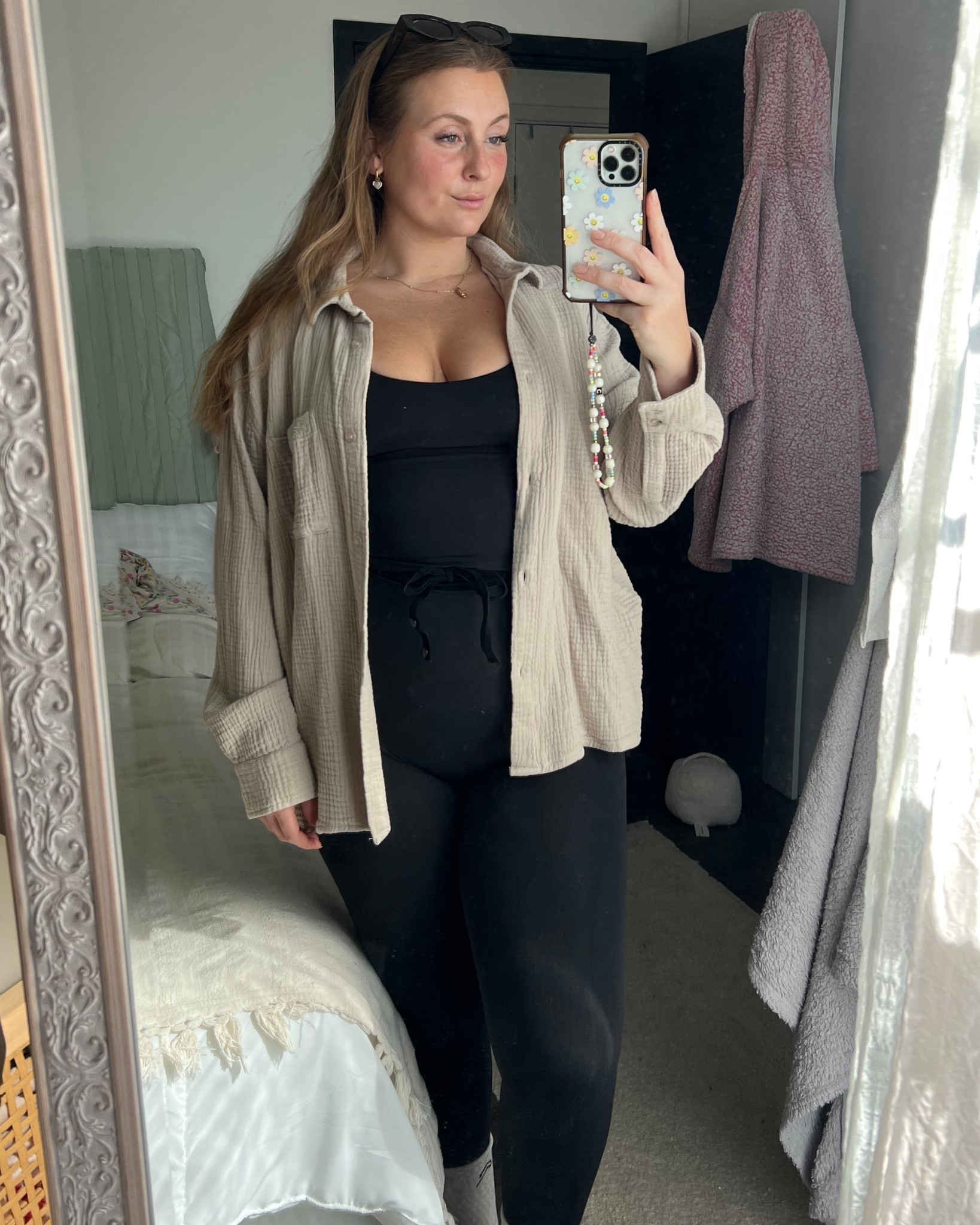 Black gym outfit (VERY bloat & compression friendly) & a shirt for a “put together” feel 🫰🏼✨ 

#LTKfitness #LTKautumn #LTKcurves