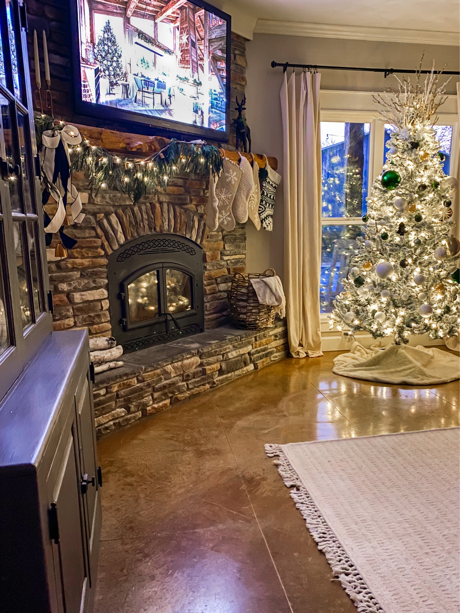 Christmas tree sale!! 

#LTKCyberweek #LTKhome #LTKSeasonal