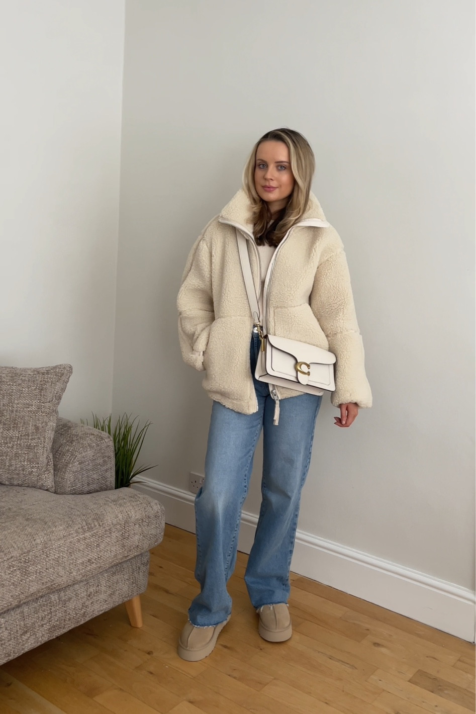 Neutral outfit neutral style winter fashion cosy outfit H&M teddy jacket wide leg jeans ugg Tazz mustard seed coach tabby bag 

#LTKMostLoved #LTKSeasonal #LTKeurope