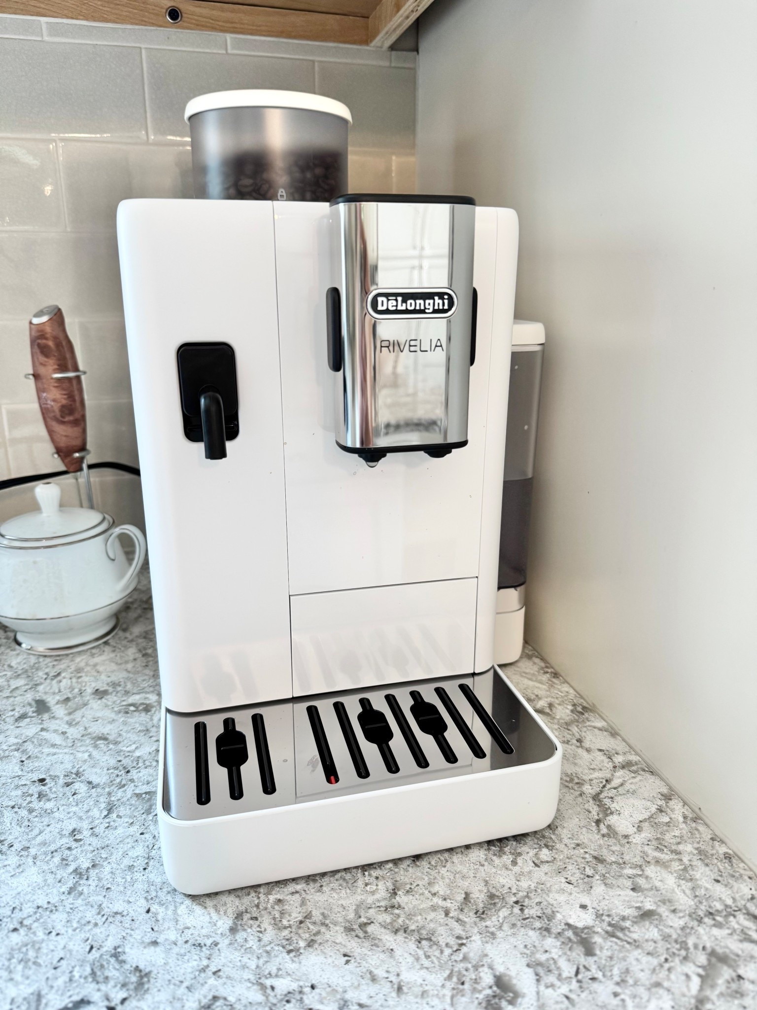 Coffee maker, espresso maker, bean grinder, upscale coffee maker, latte maker, high end coffee maker 

#LTKFamily #LTKHome