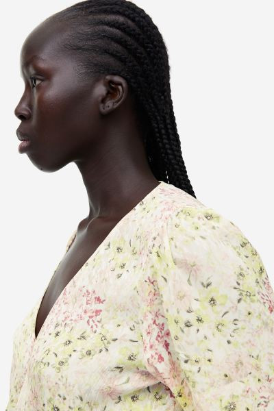 Drawstring blouse | H&M (UK, MY, IN, SG, PH, TW, HK)