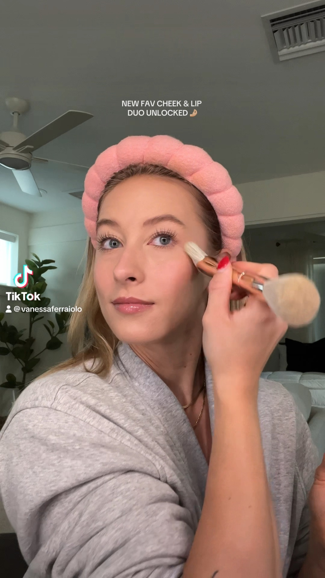 The perfect pink blush and lip duo 🫶🏼 pink blush, merit blush, merit beauty blush, blush brush, dual end blush brush, saie lip gloss, bight pink lip gloss