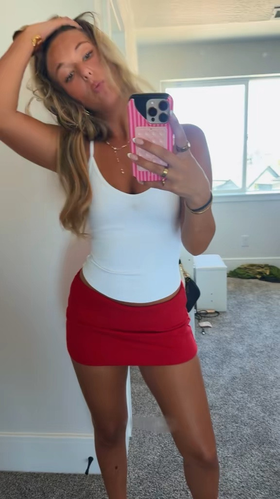 :)  #redskort #redskirt #skort #miniskirt #microskirt #skirts #skirt #revice #summeroutfit

#LTKgrwm #LTKootd