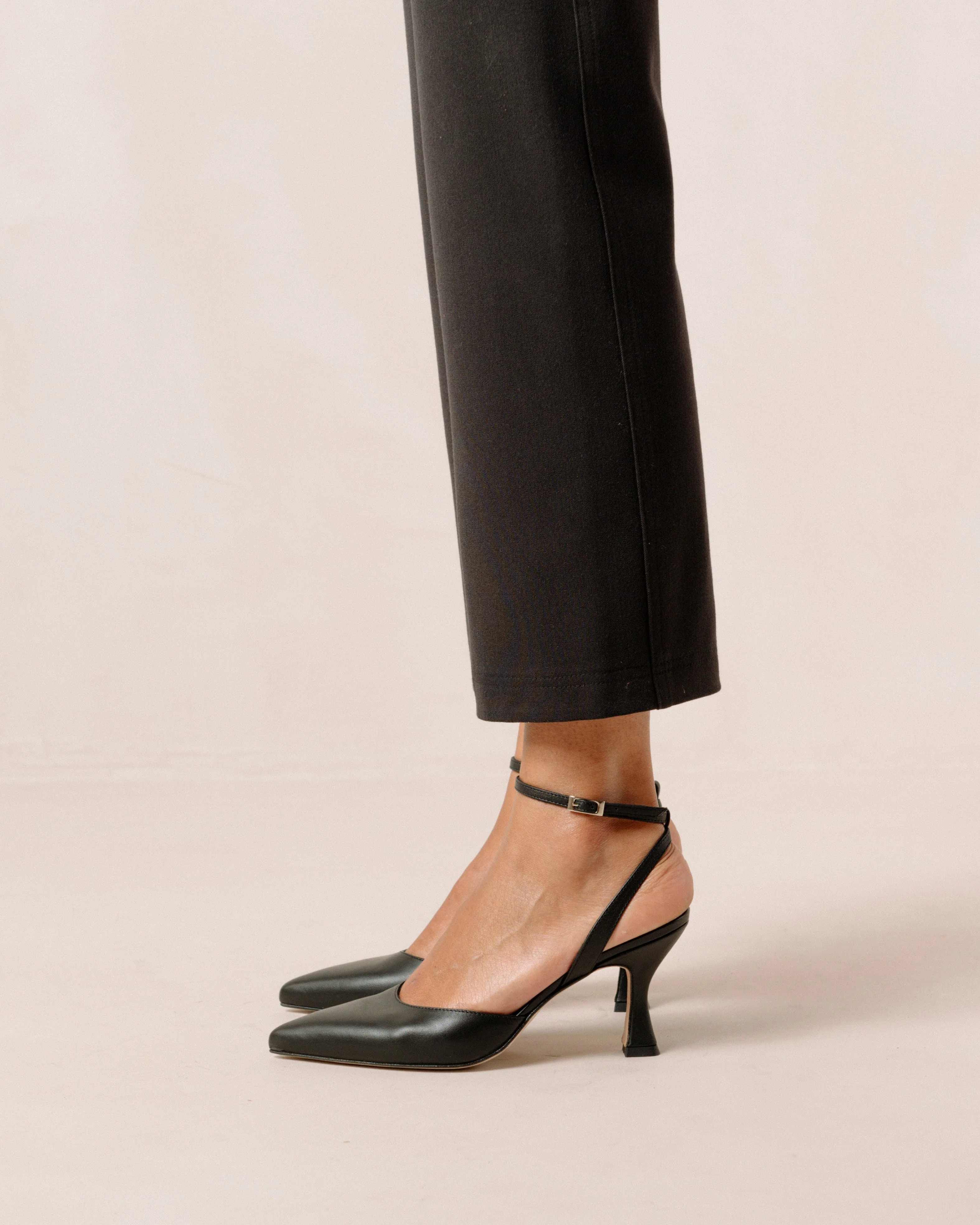 Cinderella - Black Leather Pumps | ALOHAS | Alohas AU