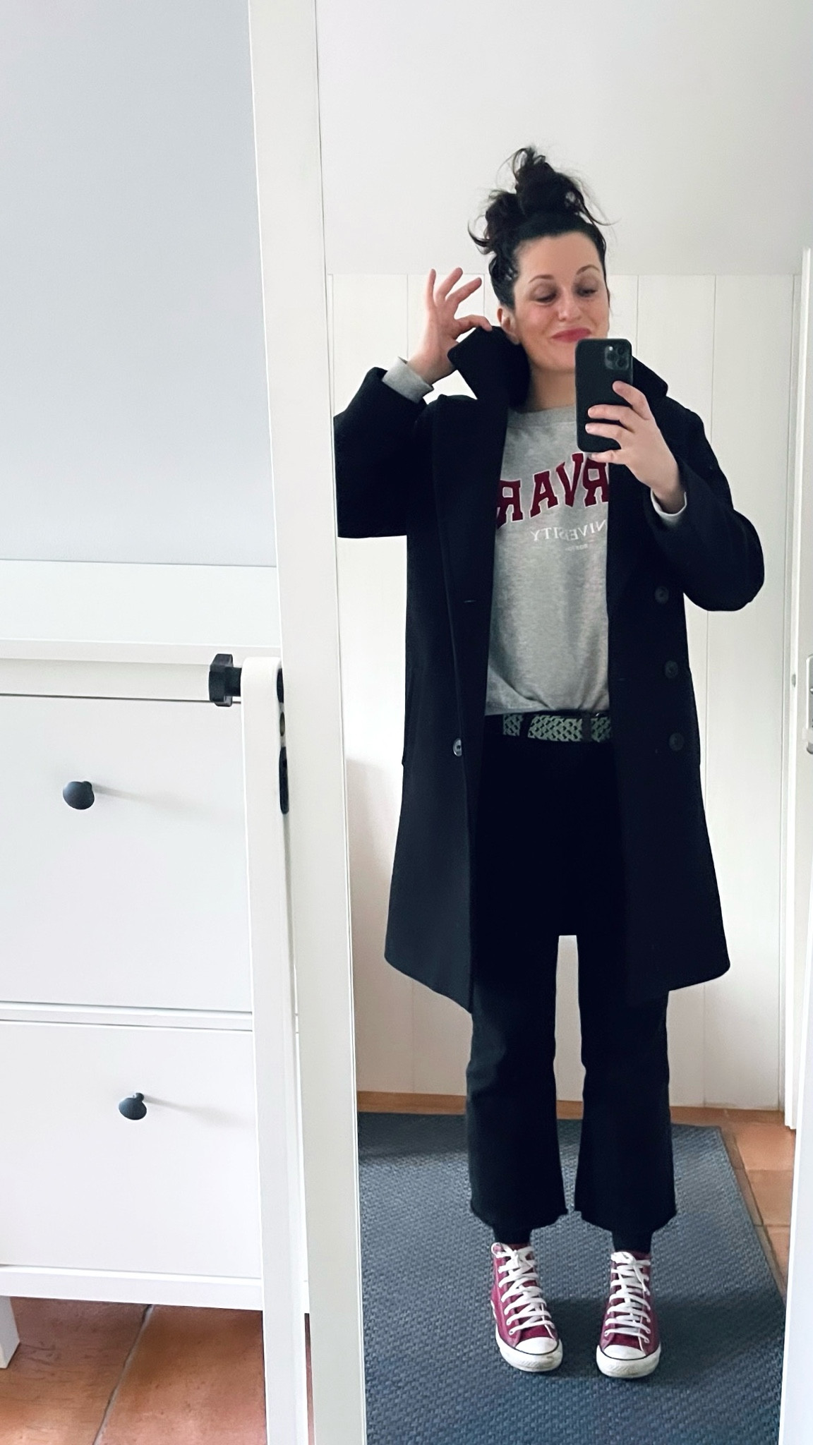 . Dark navy peacoat #pablo (linked)
. "Harvard" sweat-shirt #hm 
. Mint green braided belt #BCBGMaxAzria
. Black flare cropped "Sienna" jeans #mango (linked)
. Burgundy "Chuck Taylor" canvas high tops #converse (linked)
. "Bêtise" midtone "Bisou Balm" #violette_FR (linked)
 

#LTKeurope #LTKmidsize #LTKover40