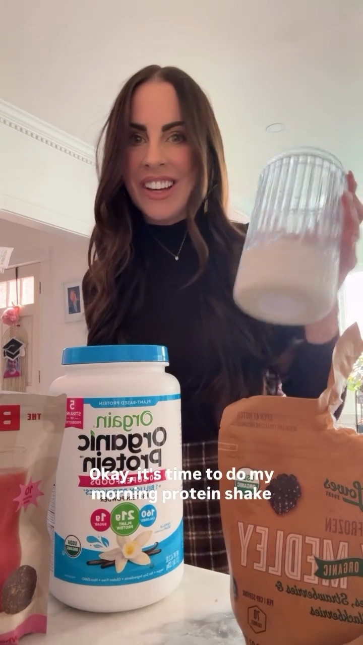 My mornings start simple but intentional ✨ 

Fueling my body with 21g of protein to kick off the day — my go-to shake is a blend of Blender Bombs, almond milk, clean vanilla protein, and organic frozen berries 🍓 

Blended to perfection in my Beast Blender and poured into my favorite Corkcicle tumbler… because let’s be honest, it just tastes better when it looks pretty 💁🏼‍♀️ 

Quick, nourishing, and keeps me going through the chaos of mom life, business, and everything in between 💛 

Linked on my LTK for you

#LTKdayinmylife #LTKBeauty #LTKmorningroutine