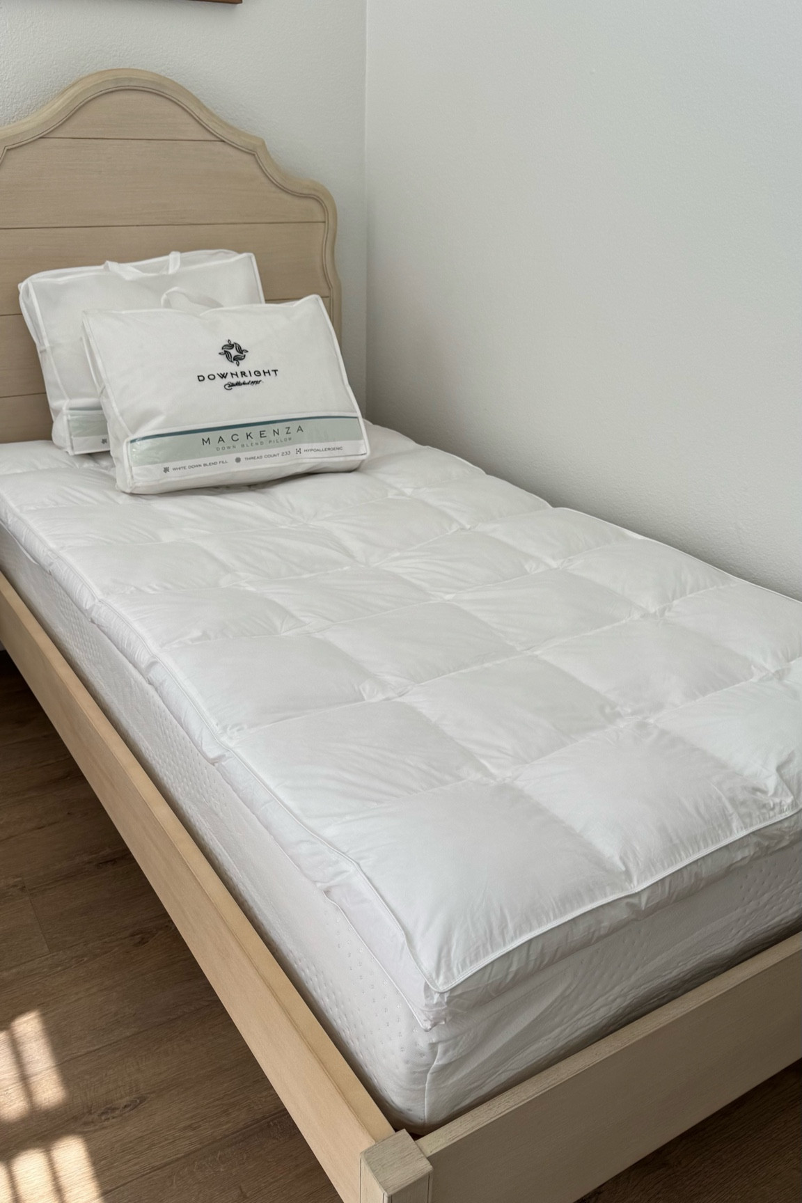 The key to a fluffy comfortable bed! Add 3” of cloud like cushion with this hypoallergenic down topper from downright. Save an extra 10% with code ET10

#LTKHome