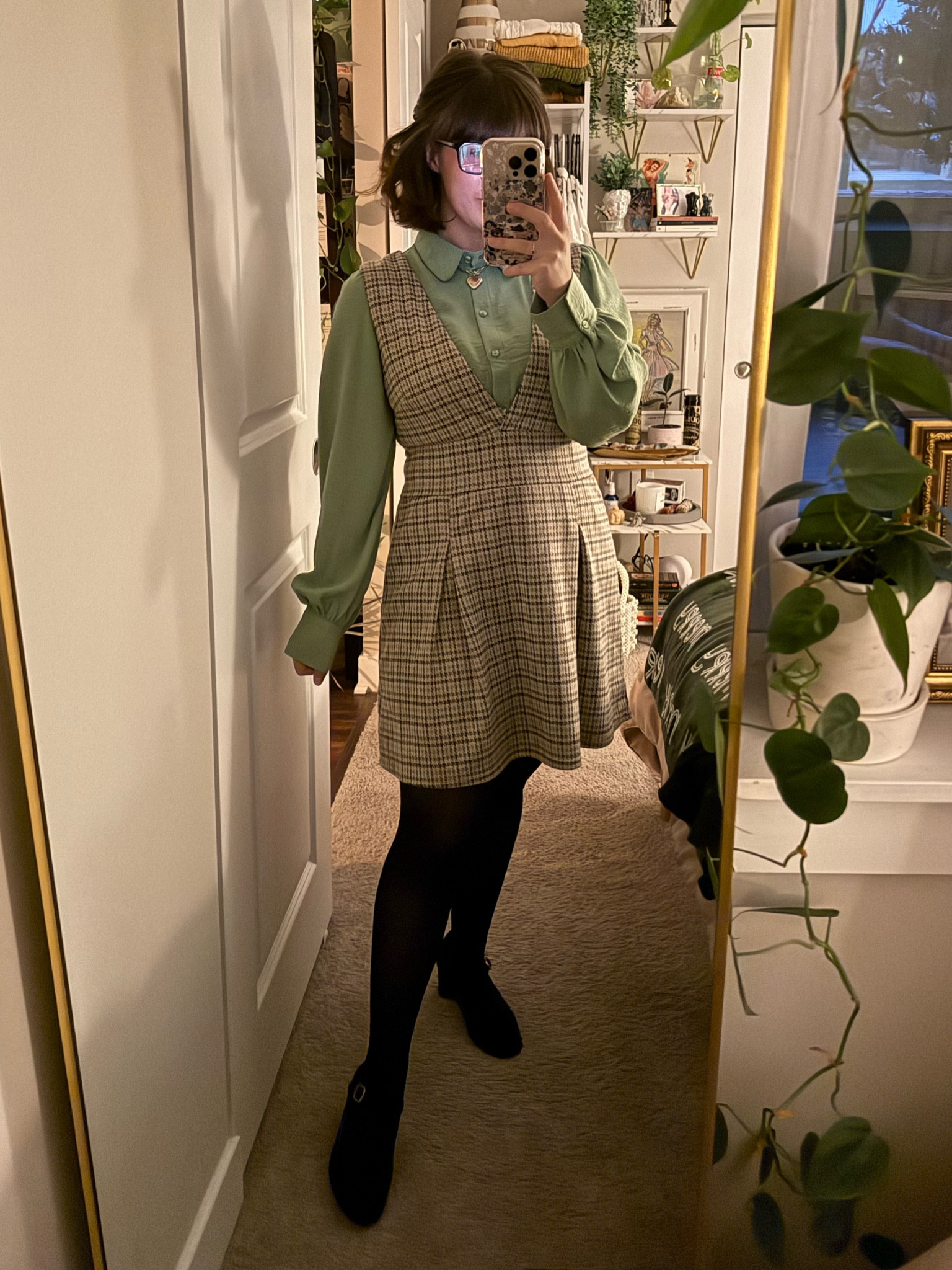 My goal this week is absolute comfort. Starting out strong with this dress  

#LTKSeasonal #LTKWorkwear #LTKStyleTip