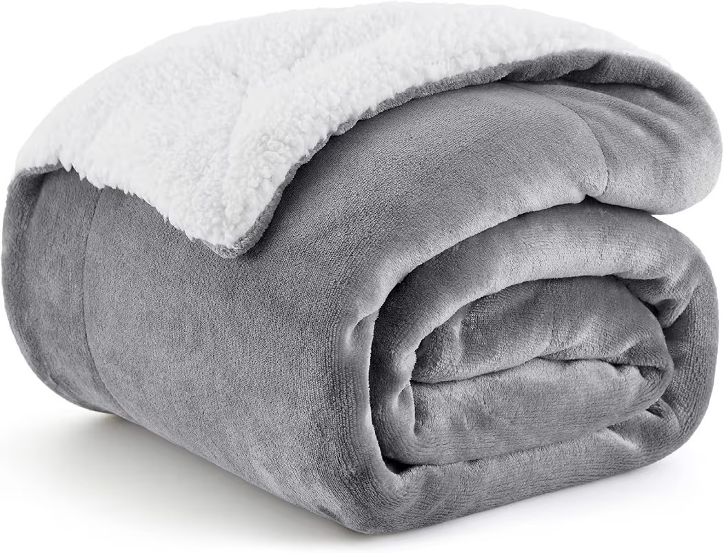 Bedsure GentleSoft Sherpa Fleece Throw Blanket for Couch - Thick and Warm Christmas Blanket for W... | Amazon (US)
