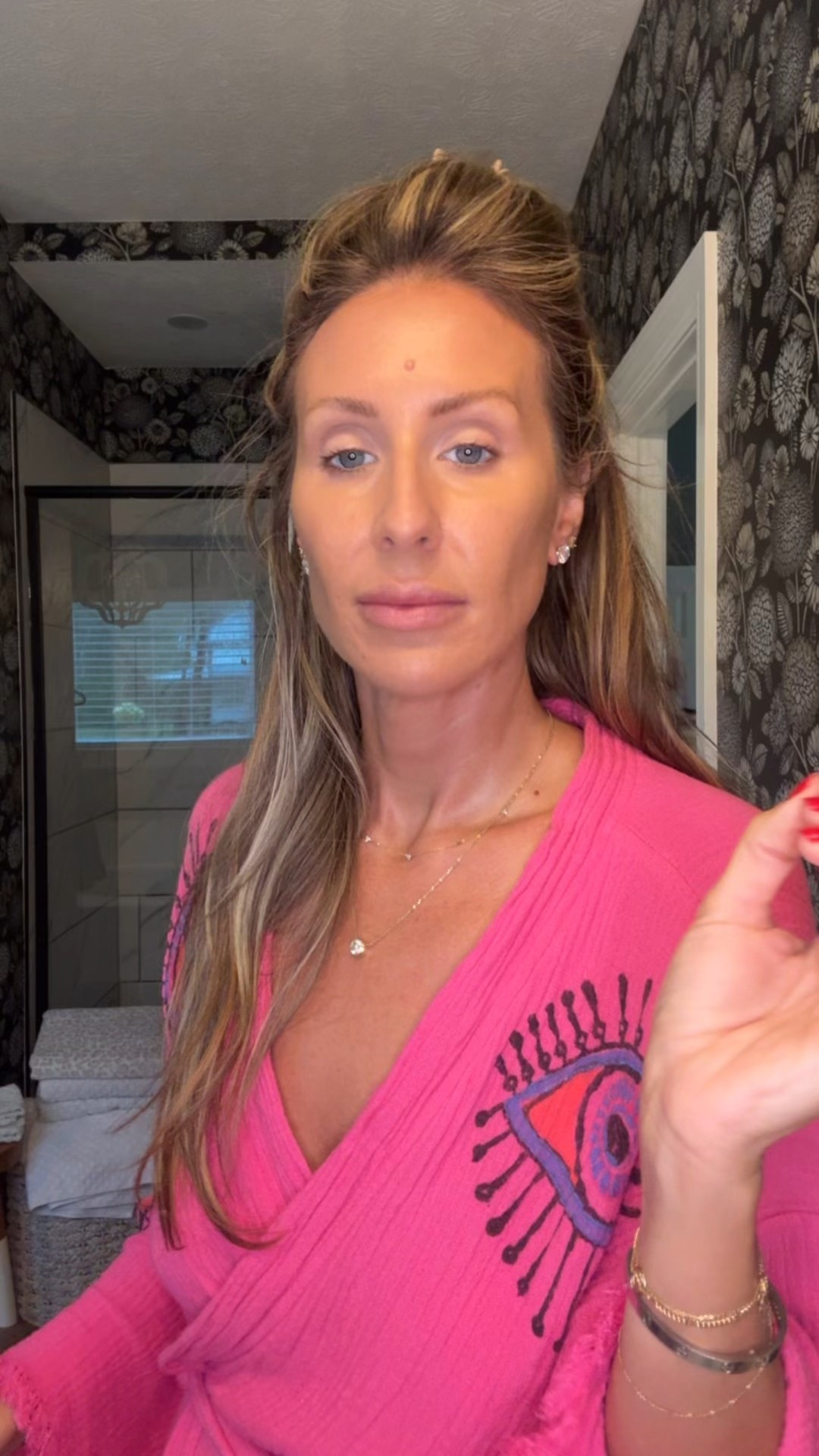 Today’s face  makeup and robe 

#LTKMidsize #LTKBeauty #LTKFindsUnder50