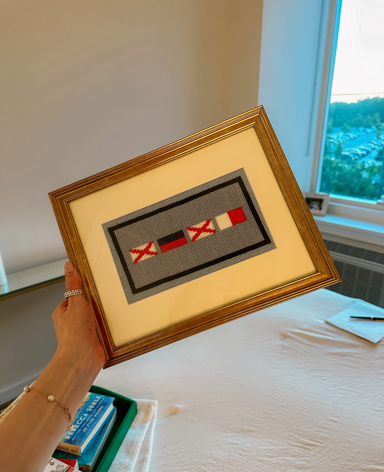 My boyfriend is the BEST gift-giver, and I always struggle to find wonderful things for him for our anniversaries!  Last year, I made us matching needlepoint nautical monograms. I found a few other sweet items for the sweethearts in your lives 💕🥂