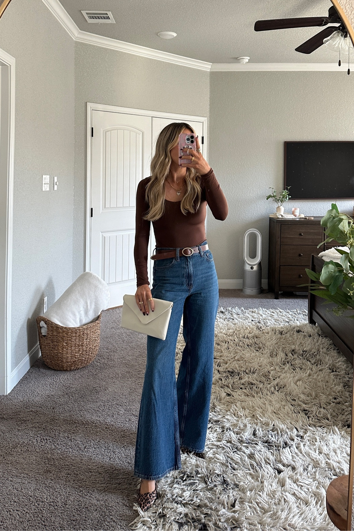 JEANS ON SALE!! plus code AFMORGAN stacks for an extra 15% off! amazon bodysuit, target bra, shoes, and bag!

#LTKFindsUnder100 #LTKSaleAlert #LTKFindsUnder50